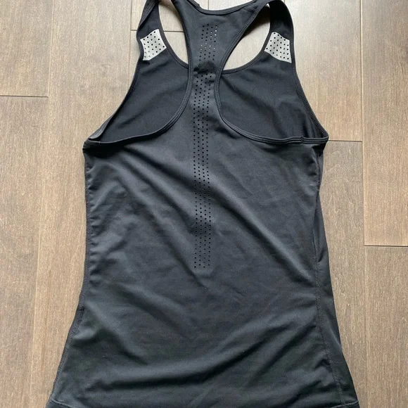 Nike dri fit tank top - Picture 2 of 3